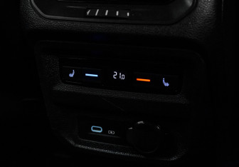 Подержанный автомобиль Volkswagen Tiguan 2021 года (32 фото)