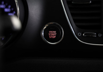 Подержанный автомобиль Kia Carnival 2018 года (17 фото)