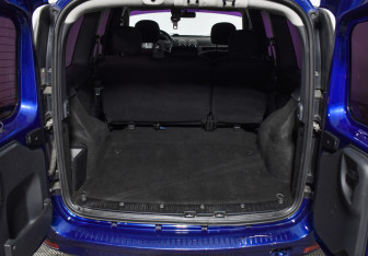 Подержанный автомобиль LADA (ВАЗ) Largus Wagon 2014 года (17 фото)