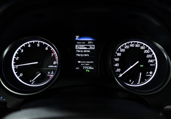 Подержанный автомобиль Toyota Camry Sedan 2018 года (12 фото)