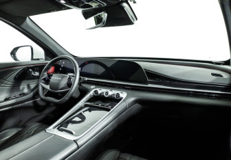 Подержанный автомобиль Exeed RX 2023 года (9 фото)