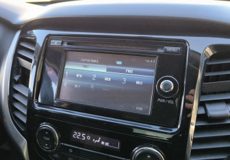 Подержанный автомобиль Mitsubishi L200 2017 года (20 фото)