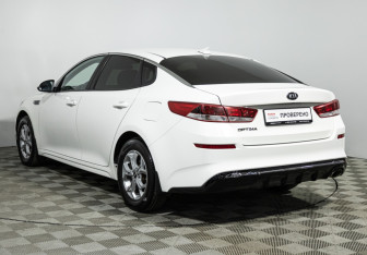 Подержанный автомобиль Kia Optima Sedan 2020 года (7 фото)