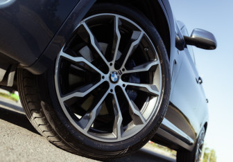 Подержанный автомобиль BMW X3 2018 года (19 фото)