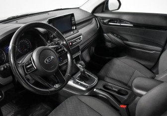 Подержанный автомобиль Kia Seltos 2021 года (9 фото)