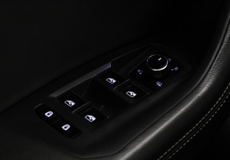 Подержанный автомобиль Volkswagen Touareg 2018 года (26 фото)