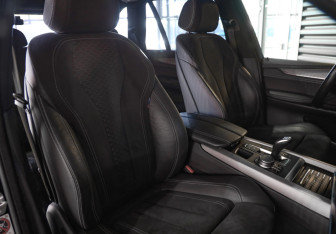 Подержанный автомобиль BMW X5 2017 года (29 фото)