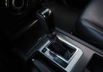 Подержанный автомобиль Toyota Land Cruiser Prado 2014 года (10 фото)