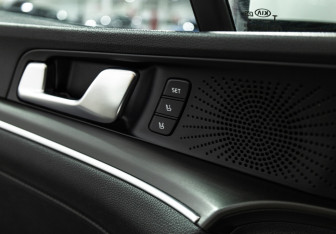 Подержанный автомобиль Kia K5 2020 года (24 фото)