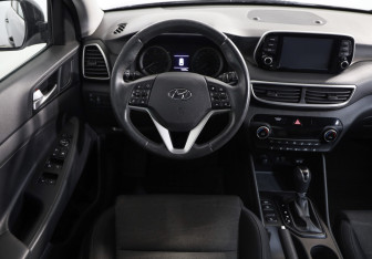 Подержанный автомобиль Hyundai Tucson 2019 года (10 фото)