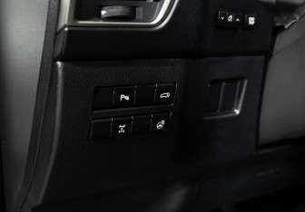 Подержанный автомобиль Lexus NX 2016 года (18 фото)