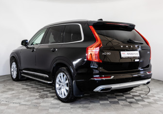 Подержанный автомобиль Volvo XC90 2019 года (7 фото)