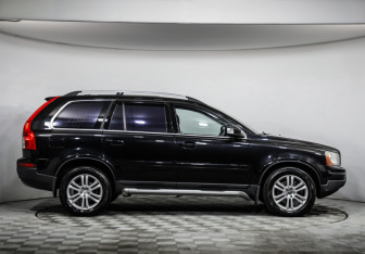 Подержанный автомобиль Volvo XC90 2007 года (4 фото)