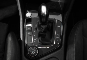 Подержанный автомобиль Volkswagen Tiguan 2020 года (11 фото)