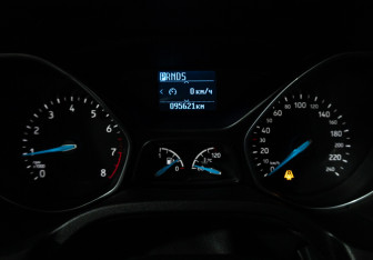 Подержанный автомобиль Ford Focus Sedan 2016 года (12 фото)