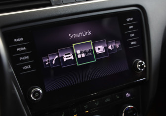 Подержанный автомобиль Skoda Octavia Liftback 2020 года (14 фото)