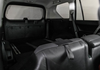 Подержанный автомобиль Toyota Land Cruiser Prado 2016 года (26 фото)