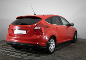 Подержанный автомобиль Ford Focus Hatchback 2012 года (5 фото)