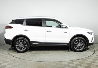 Подержанный автомобиль Geely Atlas Pro 2024 года (4 фото)