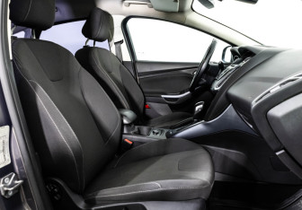 Подержанный автомобиль Ford Focus Hatchback 2013 года (18 фото)