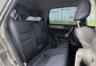 Подержанный автомобиль Honda CR-V 2008 года (8 фото)