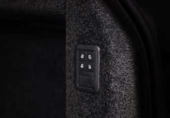 Подержанный автомобиль Land Rover Range Rover 2016 года (39 фото)