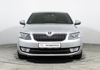 Подержанный автомобиль Skoda Octavia Liftback 2014 года (2 фото)