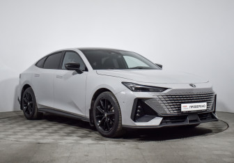 Подержанный автомобиль Changan UNI-V 2024 года (3 фото)