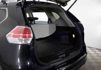 Подержанный автомобиль Nissan X-Trail 2015 года (17 фото)