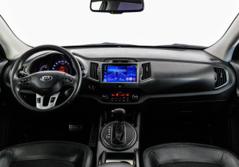 Подержанный автомобиль Kia Sportage 2012 года (10 фото)