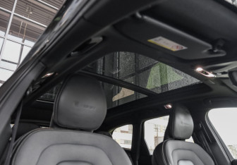 Подержанный автомобиль Volvo XC60 2019 года (31 фото)