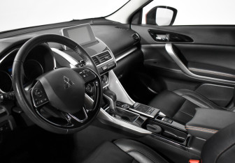 Подержанный автомобиль Mitsubishi Eclipse Cross 2019 года (9 фото)