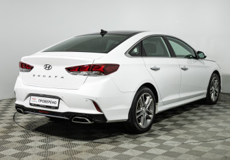Подержанный автомобиль Hyundai Sonata 2017 года (5 фото)