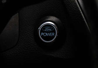 Подержанный автомобиль Ford Focus Hatchback 2013 года (16 фото)