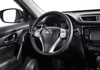 Подержанный автомобиль Nissan X-Trail 2017 года (15 фото)
