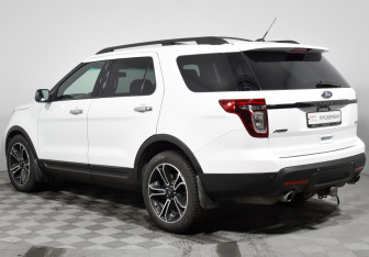 Подержанный автомобиль Ford Explorer 2014 года (7 фото)