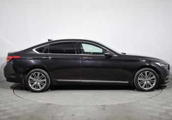 Подержанный автомобиль Genesis G80 2017 года (4 фото)