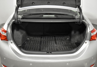 Подержанный автомобиль Toyota Corolla Sedan 2015 года (19 фото)