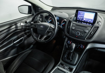 Подержанный автомобиль Ford Kuga 2017 года (9 фото)