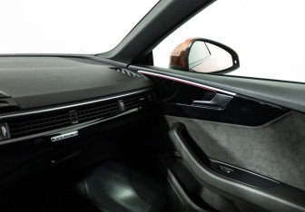 Подержанный автомобиль Audi A5 Coupe 2021 года (16 фото)