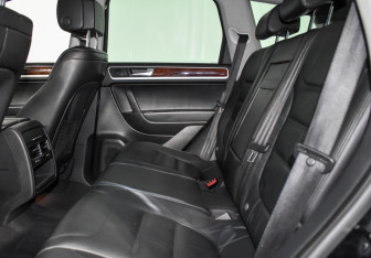 Подержанный автомобиль Volkswagen Touareg 2013 года (13 фото)