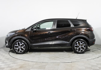 Подержанный автомобиль Renault Kaptur 2019 года (8 фото)