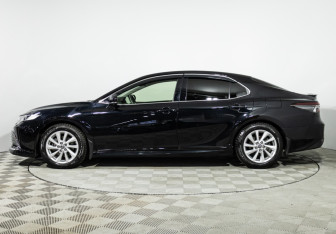 Подержанный автомобиль Toyota Camry Sedan 2023 года (8 фото)