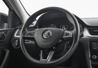Подержанный автомобиль Skoda Rapid Liftback 2019 года (14 фото)