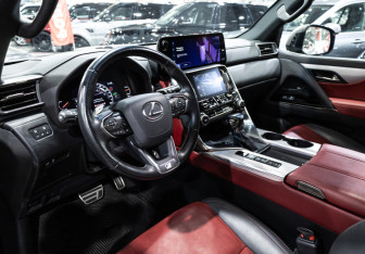 Подержанный автомобиль Lexus LX 2022 года (19 фото)