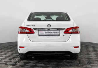 Подержанный автомобиль Nissan Sentra Sedan 2014 года (6 фото)