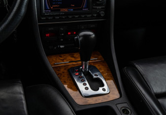 Подержанный автомобиль Audi S4 Sedan 2005 года (13 фото)