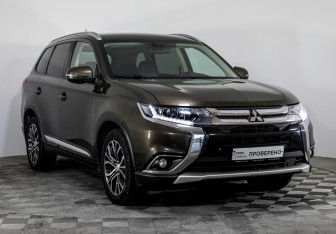 Подержанный автомобиль Mitsubishi Outlander 2016 года (3 фото)