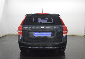 Подержанный автомобиль Kia Ceed Wagon 2010 года (6 фото)