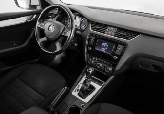 Подержанный автомобиль Skoda Octavia Liftback 2013 года (9 фото)
